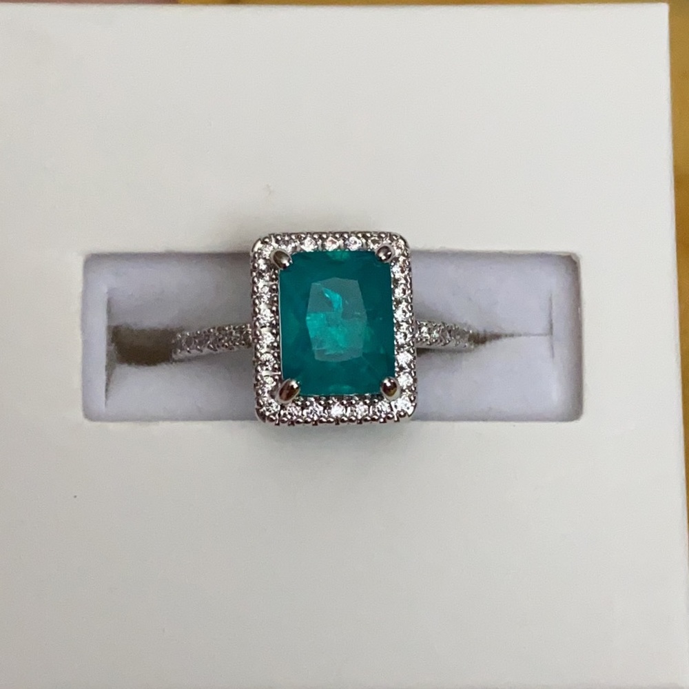 Quartz ring.
